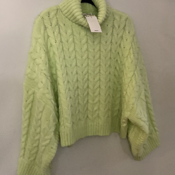 💫NWT GREEN KNIT TURTLENECK 💫 - Picture 3 of 7